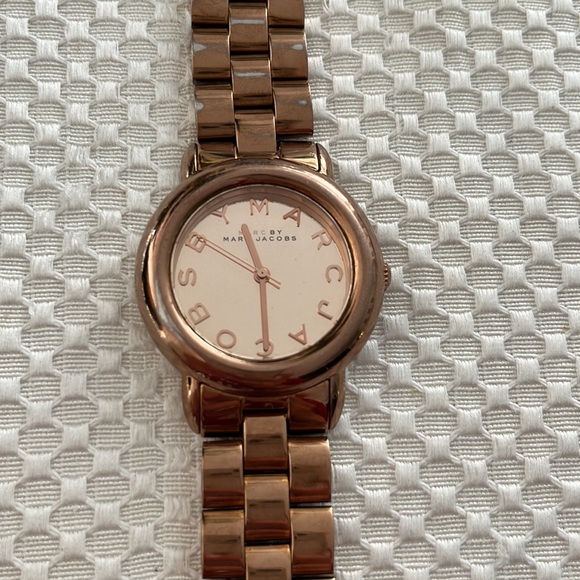 Marc Jacobs Rose gold watch - Picture 2 of 4